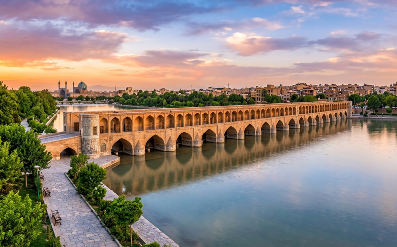 سی و سه پل